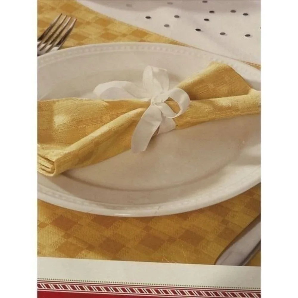 New  8 pc Cotton/Polyester Golden Torch 4 placemats 17